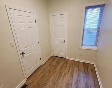 604 E Indiana Avenue - Photo Thumbnail 3