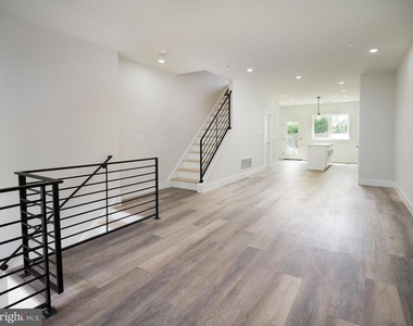 303 Fountain Street - Photo Thumbnail 5