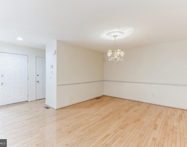 4 Hogan Way - Photo Thumbnail 2