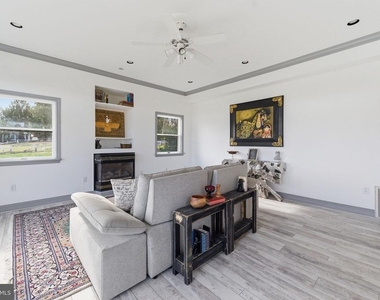11641 Glen Rd - Photo Thumbnail 2