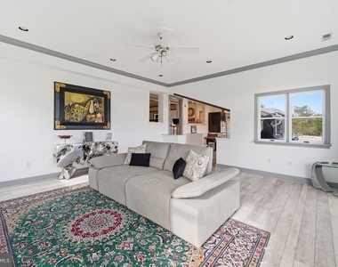 11641 Glen Rd - Photo Thumbnail 3