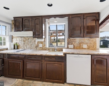 11641 Glen Rd - Photo Thumbnail 10