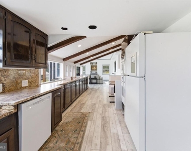 11641 Glen Rd - Photo Thumbnail 11
