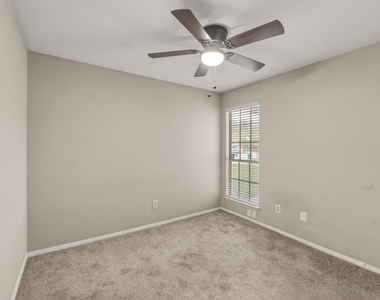 2302 Fuzz Fairway - Photo Thumbnail 20