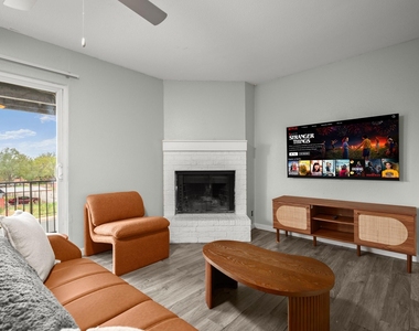 6812 S Congress Ave - Photo Thumbnail 1