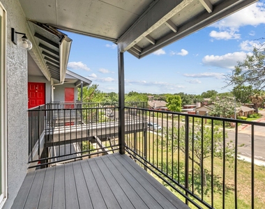 6812 S Congress Ave - Photo Thumbnail 9