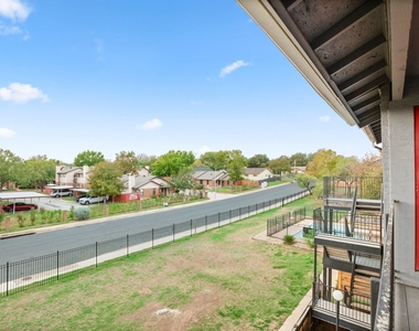 6812 S Congress Ave - Photo Thumbnail 10