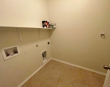 413 Hunters Hill Dr - Photo Thumbnail 35