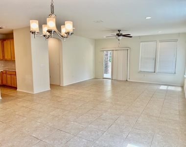 413 Hunters Hill Dr - Photo Thumbnail 15