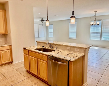 413 Hunters Hill Dr - Photo Thumbnail 10