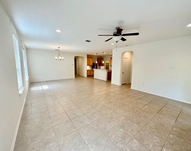 413 Hunters Hill Dr - Photo Thumbnail 17