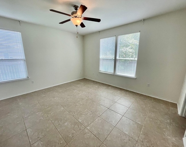 413 Hunters Hill Dr - Photo Thumbnail 18