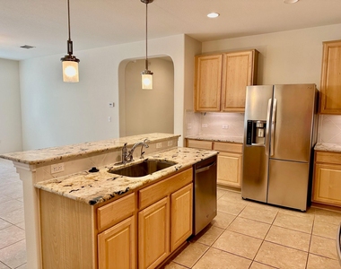 413 Hunters Hill Dr - Photo Thumbnail 11