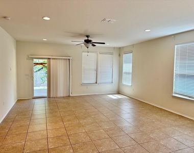 413 Hunters Hill Dr - Photo Thumbnail 14