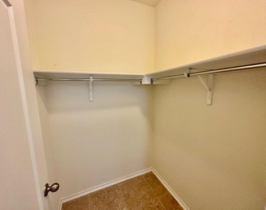 413 Hunters Hill Dr - Photo Thumbnail 28