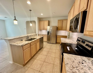 413 Hunters Hill Dr - Photo Thumbnail 12