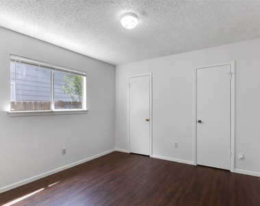 656 Mairo St - Photo Thumbnail 12