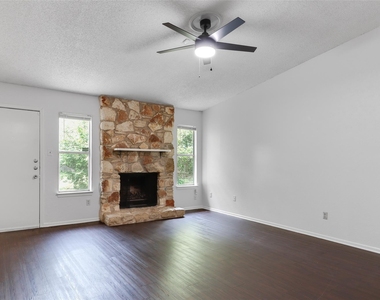 656 Mairo St - Photo Thumbnail 4