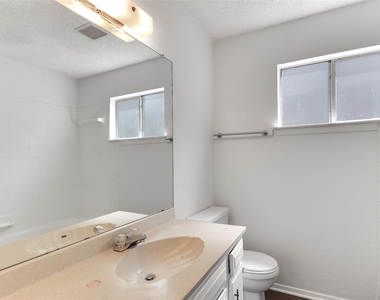 656 Mairo St - Photo Thumbnail 14