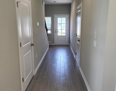 118 Pinebury Lane - Photo Thumbnail 1