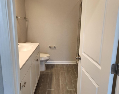 118 Pinebury Lane - Photo Thumbnail 14
