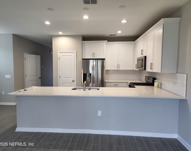 118 Pinebury Lane - Photo Thumbnail 4
