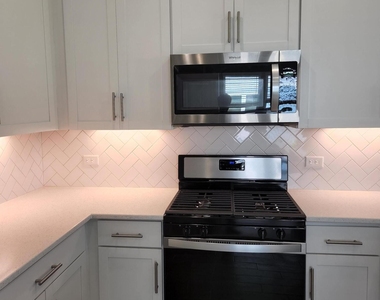 118 Pinebury Lane - Photo Thumbnail 3