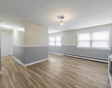 5508 W 55th Street - Photo Thumbnail 2