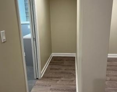 6630 N Washtenaw Avenue - Photo Thumbnail 8