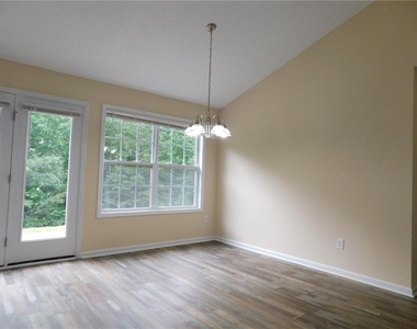 13 Vista Court - Photo Thumbnail 5