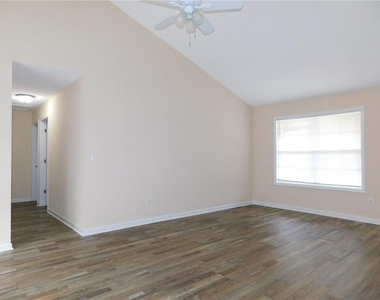 13 Vista Court - Photo Thumbnail 7