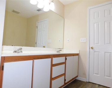 13 Vista Court - Photo Thumbnail 11