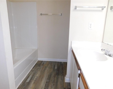 13 Vista Court - Photo Thumbnail 13