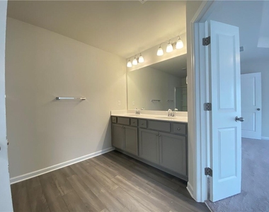 4679 Fullerton Drive - Photo Thumbnail 7