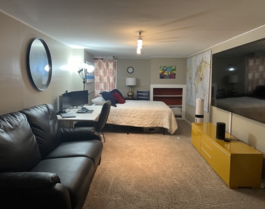 4716 Wolf Road - Photo Thumbnail 13