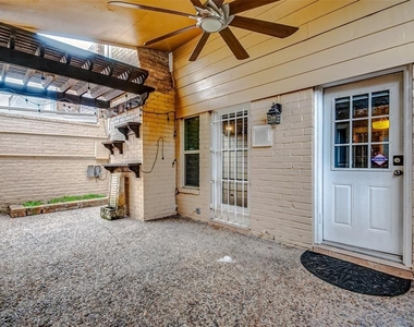 10716 Briar Forest Drive - Photo Thumbnail 12