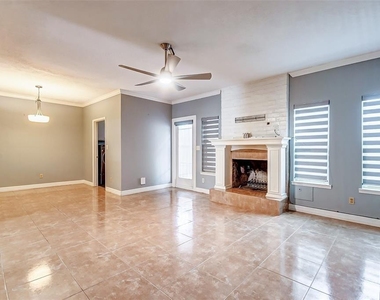 10716 Briar Forest Drive - Photo Thumbnail 9
