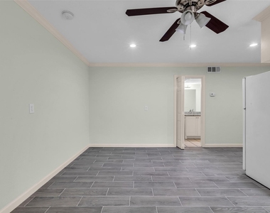 1311 Antoine Drive - Photo Thumbnail 8