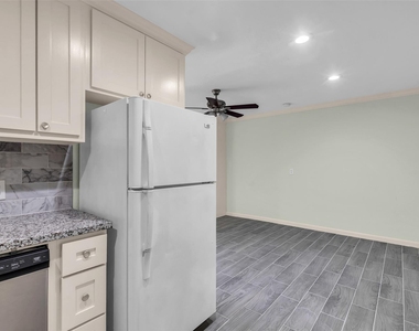 1311 Antoine Drive - Photo Thumbnail 10