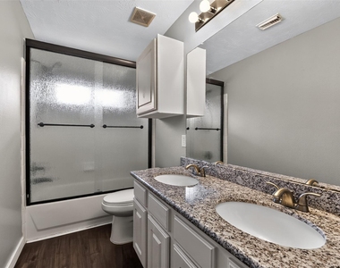 102 N Queenscliff Circle - Photo Thumbnail 27