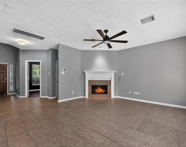102 N Queenscliff Circle - Photo Thumbnail 10
