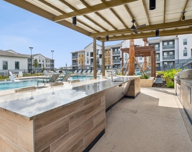 945 Blakey Lane - Photo Thumbnail 1