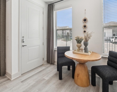945 Blakey Lane - Photo Thumbnail 4