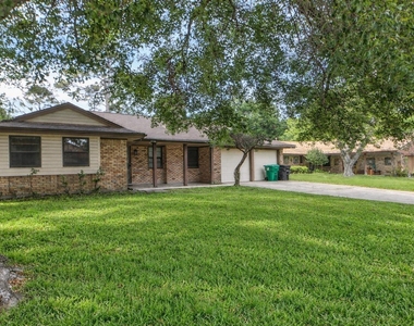 2027 Ottawa Lane - Photo Thumbnail 6