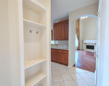 5606 Grandwood Lane - Photo Thumbnail 16