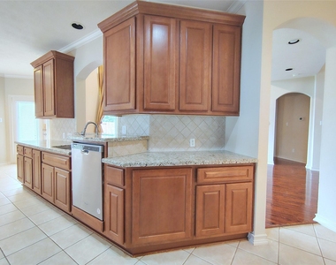 5606 Grandwood Lane - Photo Thumbnail 14