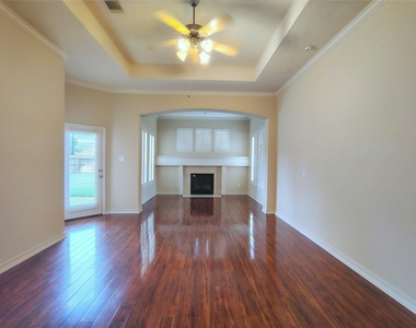 5606 Grandwood Lane - Photo Thumbnail 22