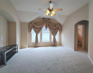 5606 Grandwood Lane - Photo Thumbnail 37
