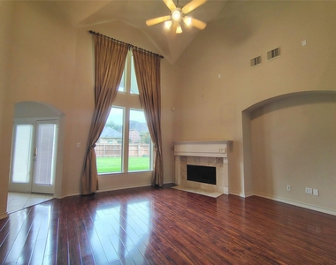 5606 Grandwood Lane - Photo Thumbnail 8