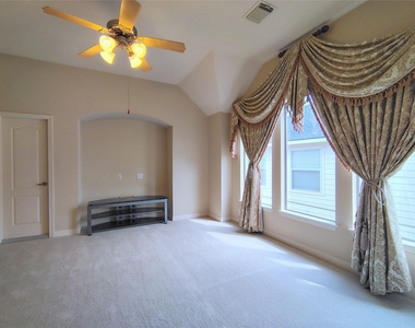 5606 Grandwood Lane - Photo Thumbnail 38